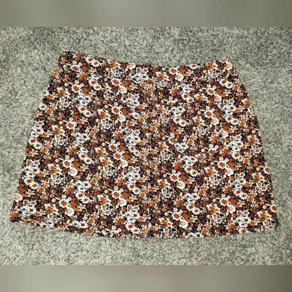 Arizona Jean Co| Floral Retro Corduroy Skirt with Zipper and Pockets - Picture 5 of 5